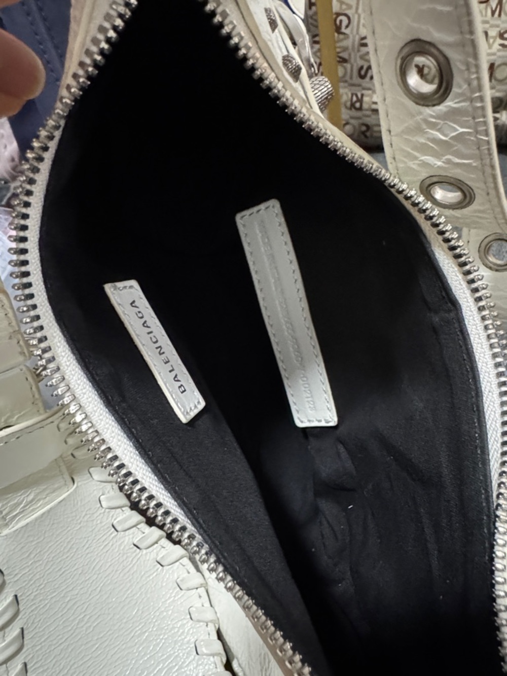 Balenciaga White Leather Stud-Accent Shoulder Bag - Picture 5 of 10
